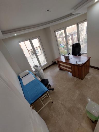 عکس فیزیوتراپی ویرا