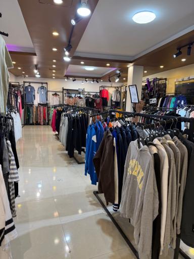 فروشگاه پوشاک برندلند