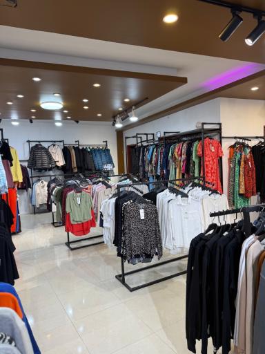 فروشگاه پوشاک برندلند