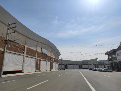 عکس میدان مرکزی میوه و تره بار شهریار