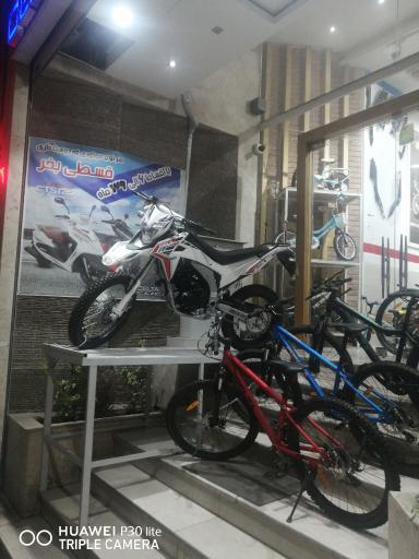 عکس فروشگاه موتورسیکلت شاهین موتور