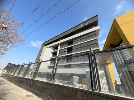 عکس ام جی پلاست