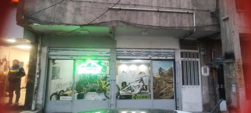 عکس لوازم دوچرخه کوهستان خیابان برغان