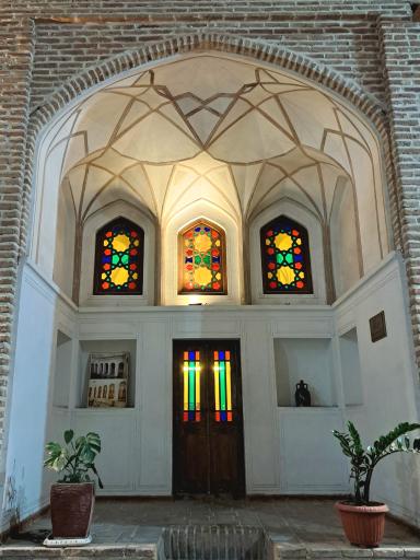 عکس رستوران بین‌المللی عمارت بادگیر