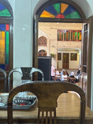 عکس رستوران بین‌المللی عمارت بادگیر