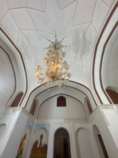 عکس رستوران بین‌المللی عمارت بادگیر