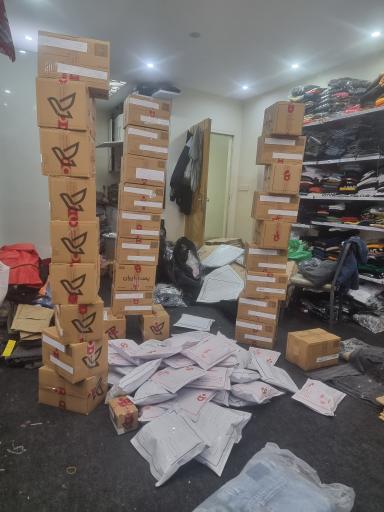 عکس فروشگاه اورجینال دیلم 