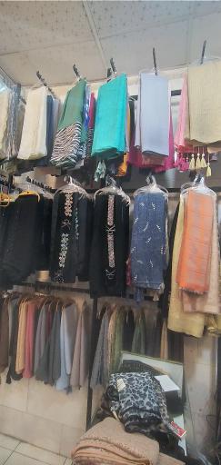 عکس تولید و پخش شال و روسری رنگو