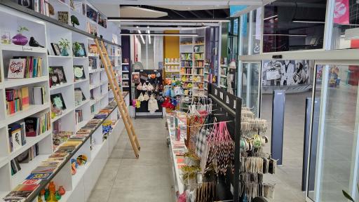 گالری کتاب شی رس