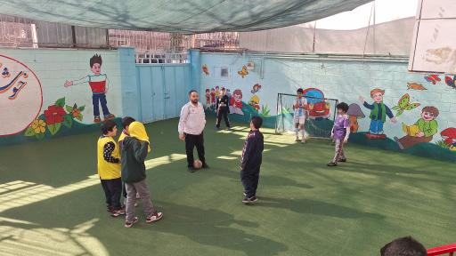 عکس دبستان غیردولتی جوانه ها