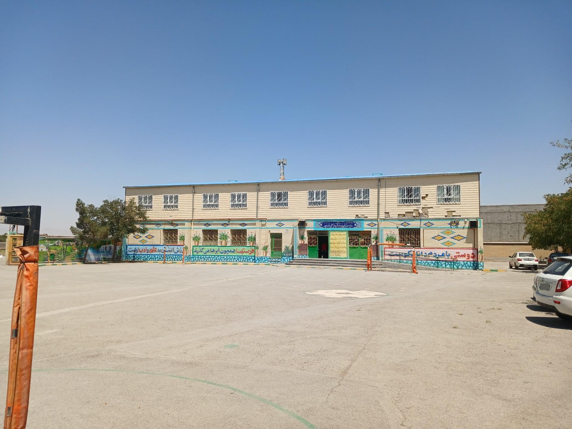 عکس دبیرستان شهید خدادادپور