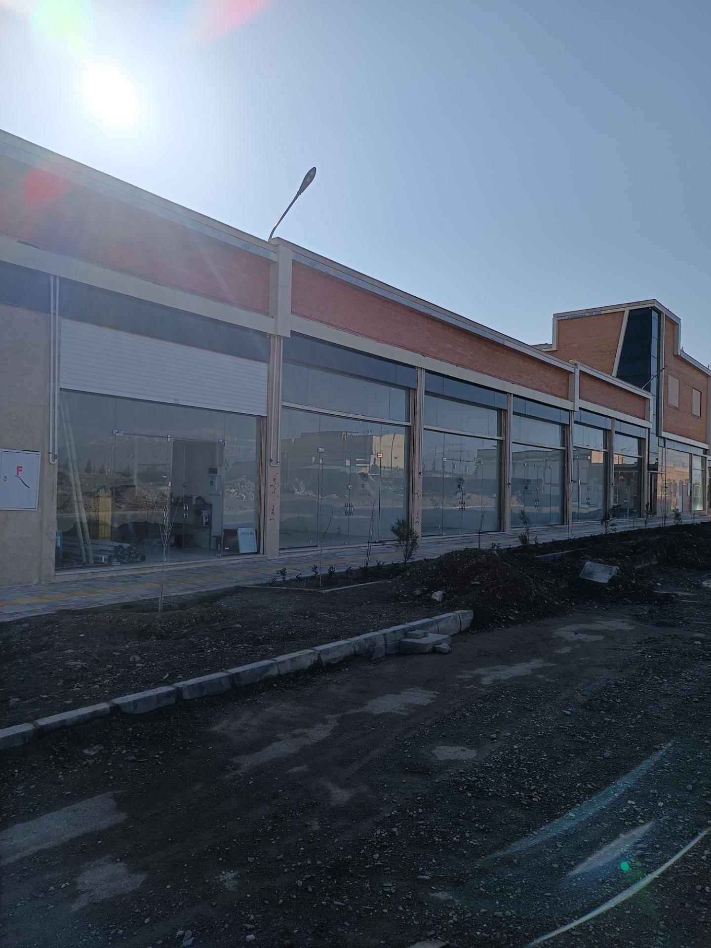 عکس مجتمع بزرگ خدماتی و کارگاهی امام رضا 