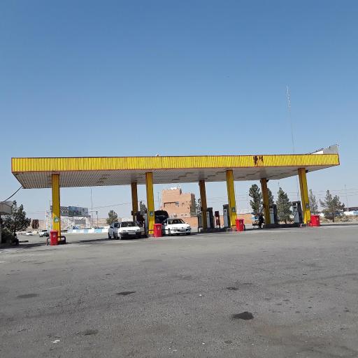 عکس جایگاه سوخت (بنزین و گازوئیل)