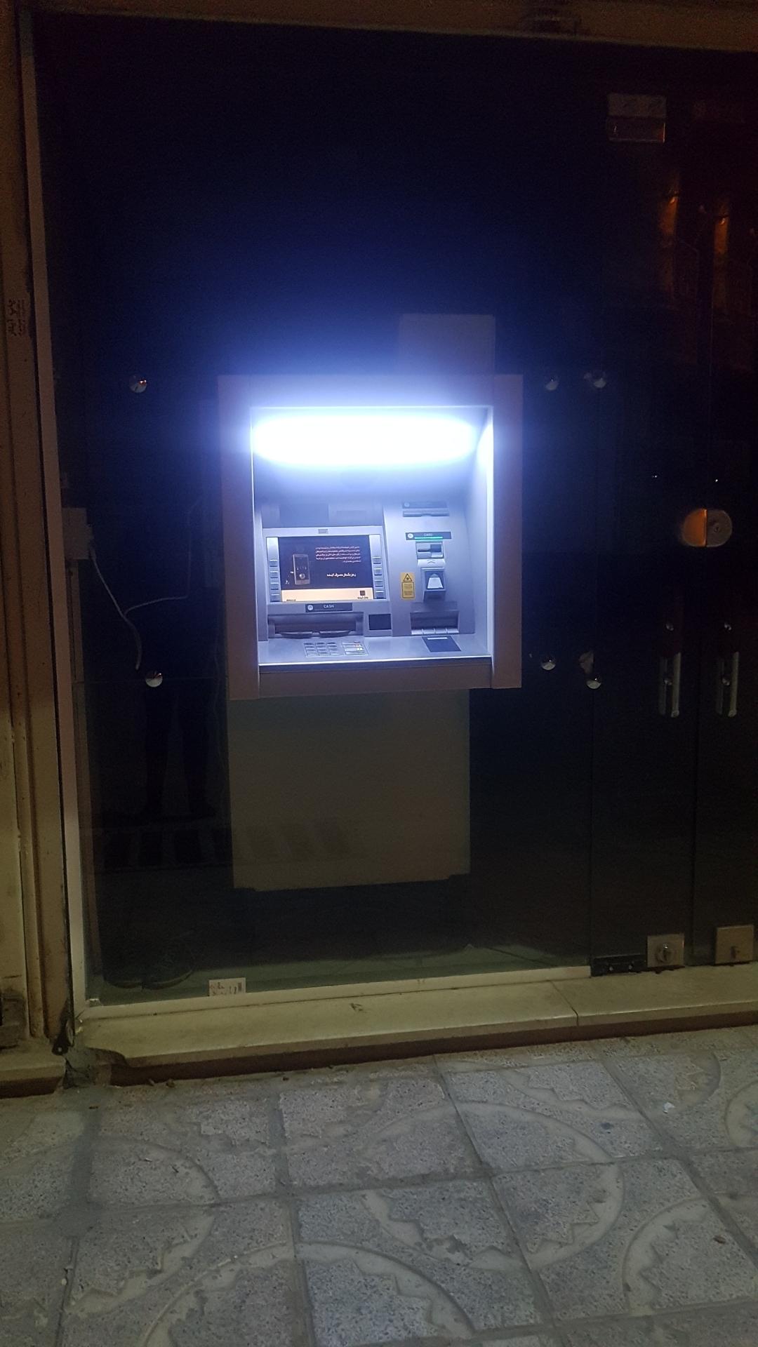 عکس خودپرداز بانک دی 