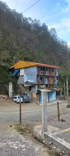 عکس مسافرخانه چوبی مهیار