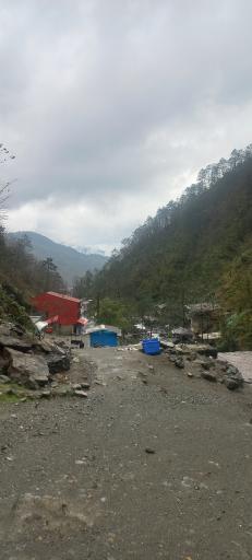 عکس مسافرخانه چوبی مهیار