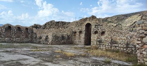 عکس شهر باستانی بیشاپور