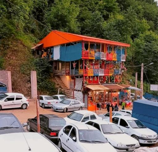 عکس مسافرخانه چوبی مهیار