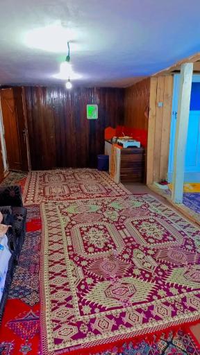 عکس مسافرخانه چوبی مهیار