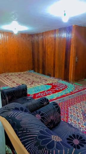 عکس مسافرخانه چوبی مهیار