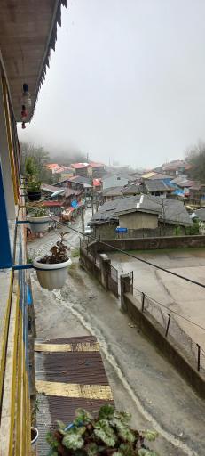 عکس مسافرخانه چوبی مهیار