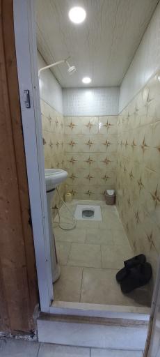 عکس مسافرخانه چوبی مهیار