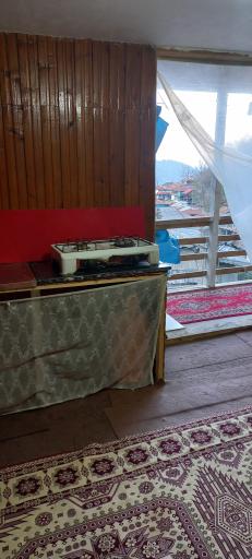 عکس مسافرخانه چوبی مهیار