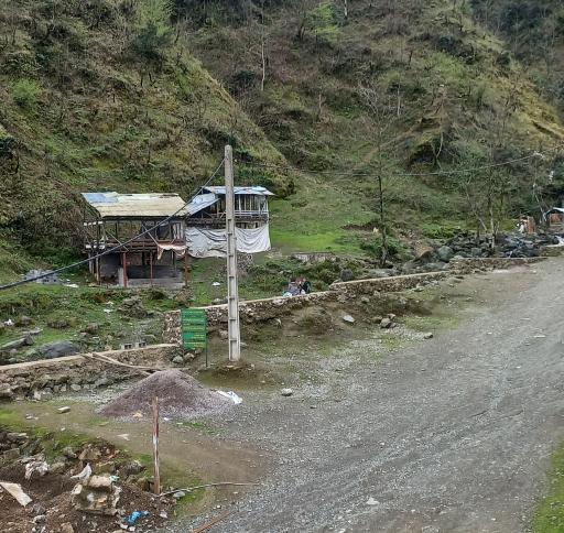 عکس مسافرخانه چوبی مهیار