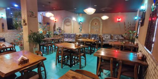 کافه رستوران عالیجناب