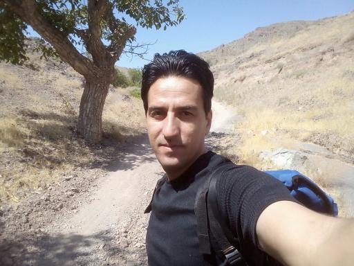 عکس سیاه کوه