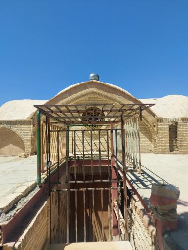 عکس سایت آثار باستانی زیرزمینی ورنوسفادران