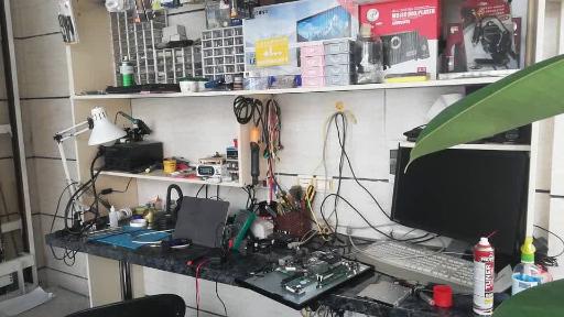 عکس خدمات کامپیوتری پویان