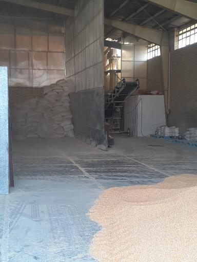 عکس کارخانه خوراک دام اتحادیه دامداران استان مرکزی 
