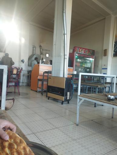 عکس صبحانه خوری کریمی