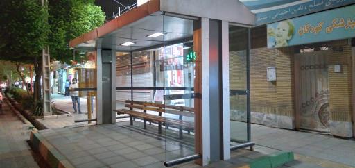 عکس ایستگاه اتوبوس چهارراه مخابرات 