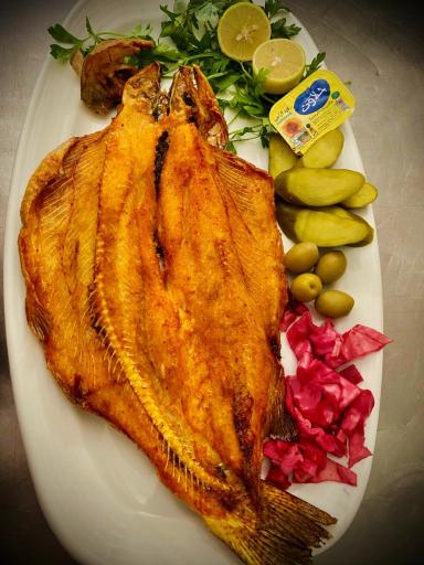 عکس رستوران سنتی خانواده