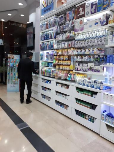 عکس داروخانه شبانه‌روزی رکس