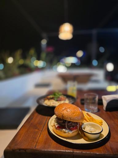 عکس کافه رایز