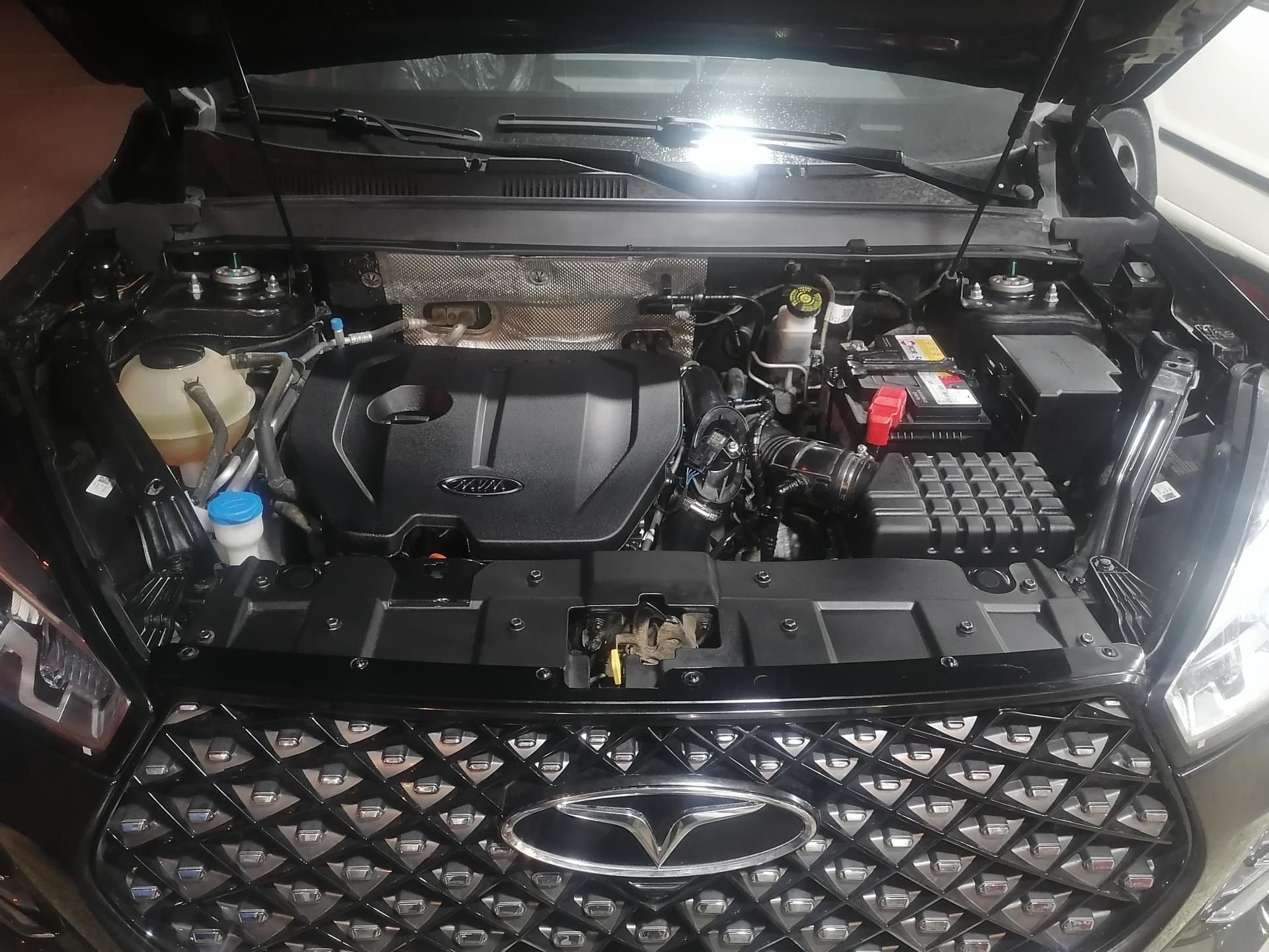 عکس تعویض روغنی و سرویس خودرو فتحی