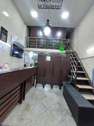عکس مشاورین املاک نگارستان