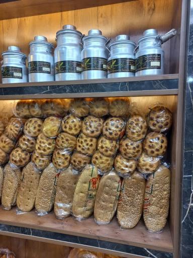 عکس خشکه‌ پزی و شیرینی شاه حمزه