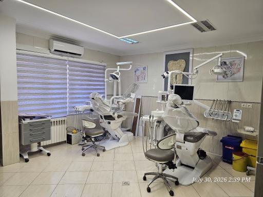 عکس دندانپزشکی دکتر نعمت رستمی