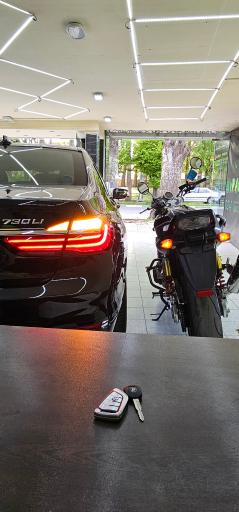 عکس کارشناس و کلینیک زیبایی خودرو علیپور