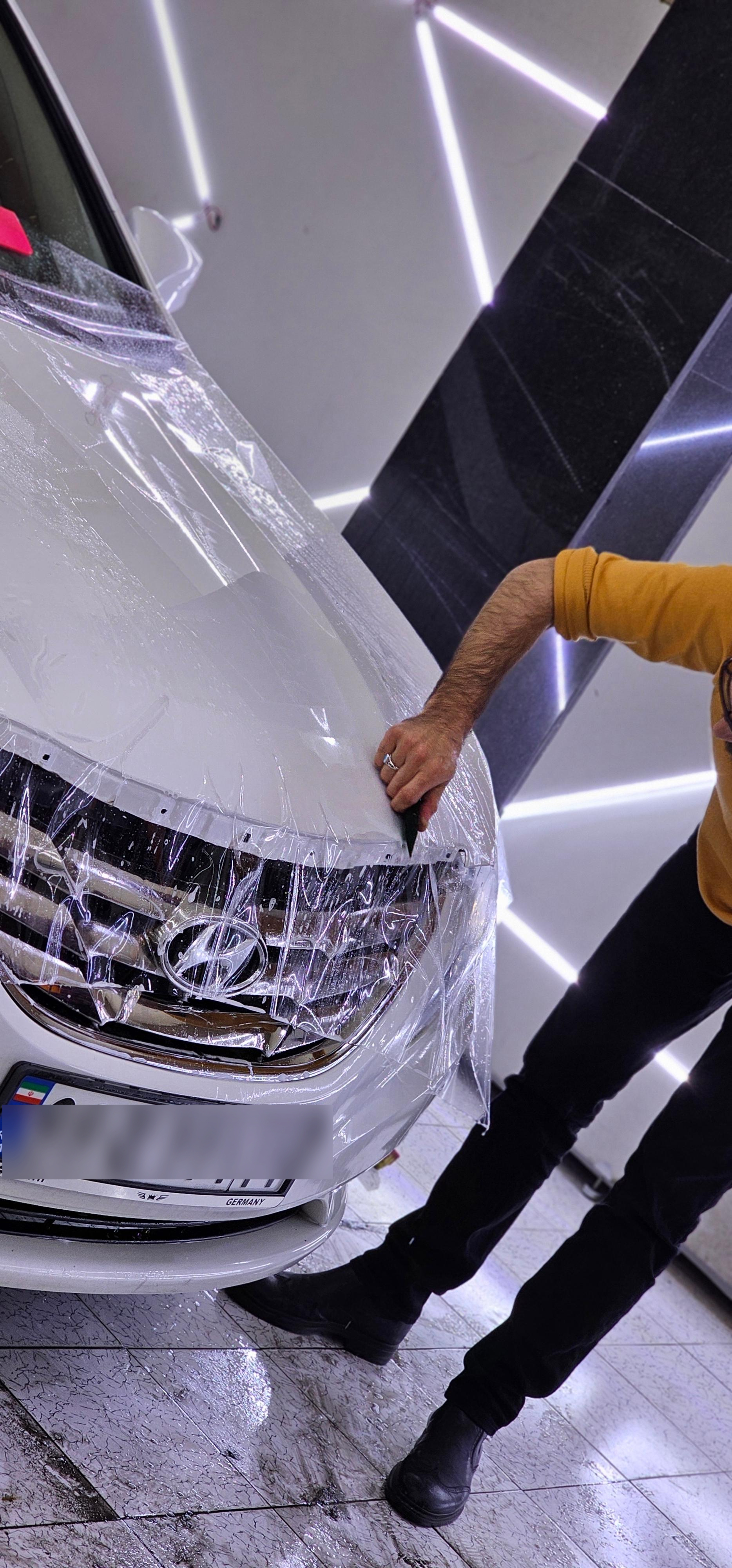 عکس کارشناس و کلینیک زیبایی خودرو علیپور