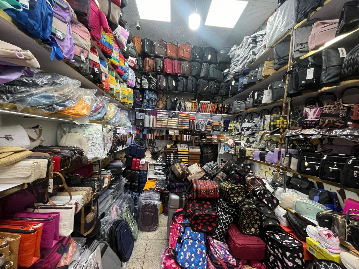 عکس کیف و چمدان هاریکا