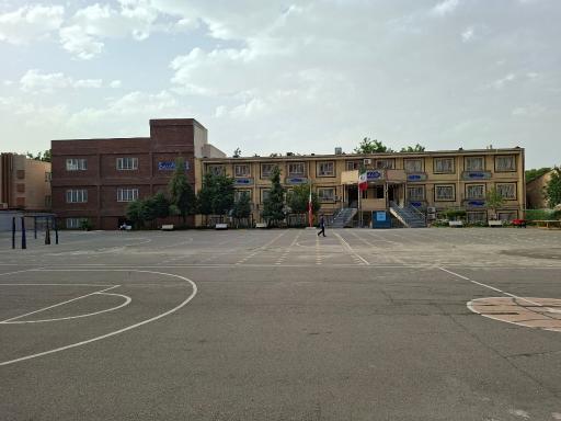 عکس دبیرستان فرزانگان ۱ دوره اول