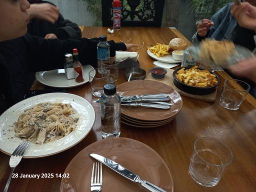 عکس کافه هشت فرشته