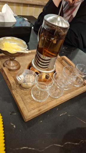 عکس سفره خانه سنتی باغ صبا