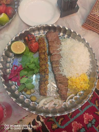 عکس سفره خانه سنتی باغ صبا