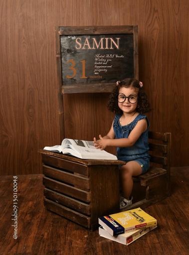 عکس آتلیه کودک مداد آبی